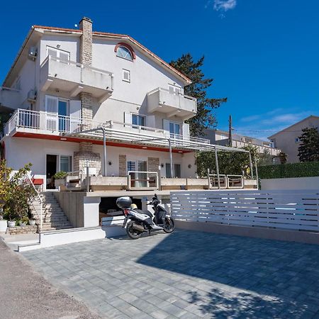 Pool Mansion Magnolia - Comfort Rooms Novalja Bagian luar foto