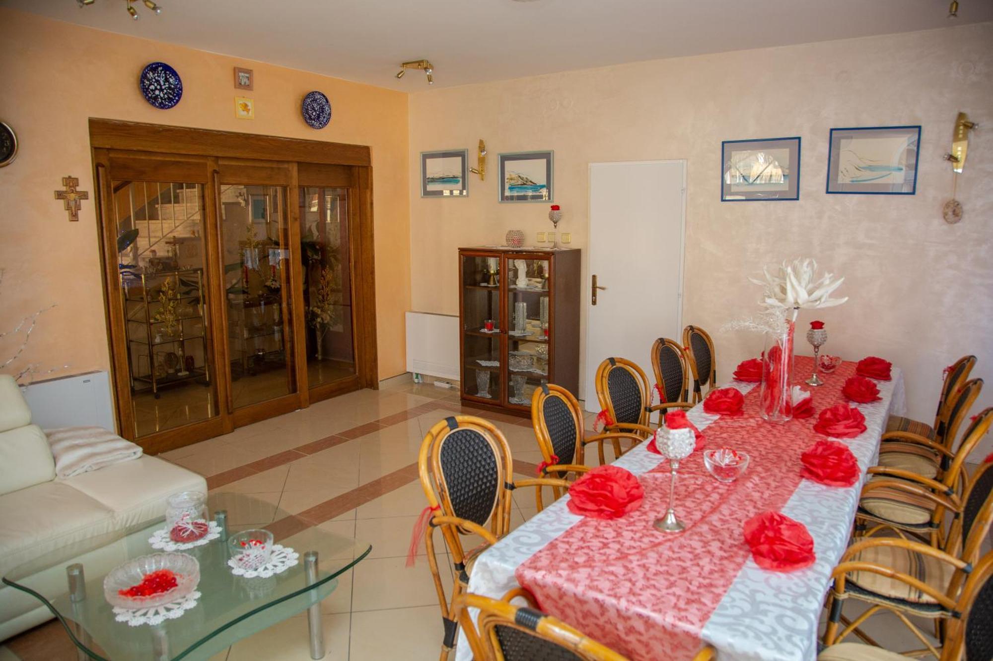 Pool Mansion Magnolia - Comfort Rooms Novalja Bagian luar foto