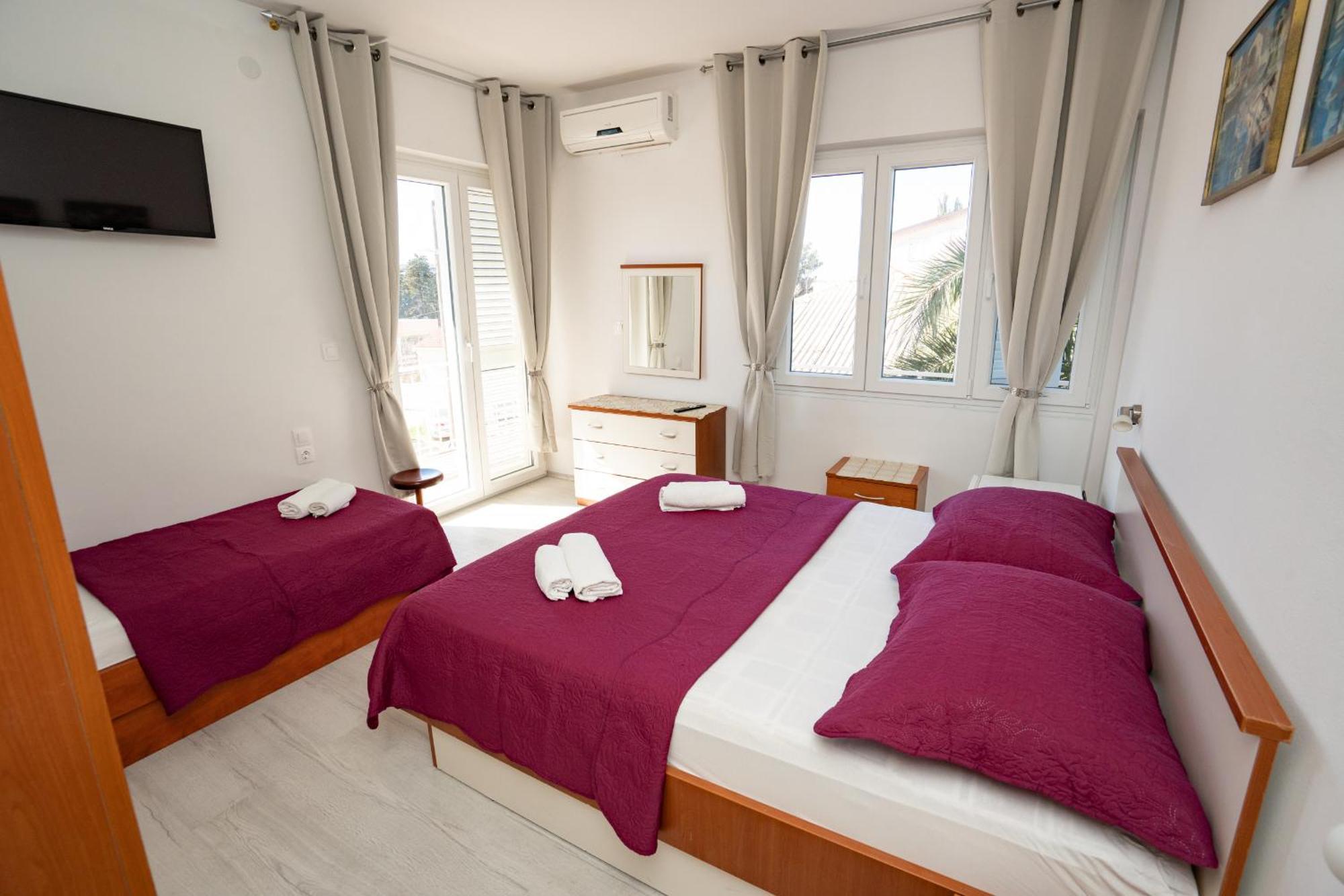 Pool Mansion Magnolia - Comfort Rooms Novalja Bagian luar foto