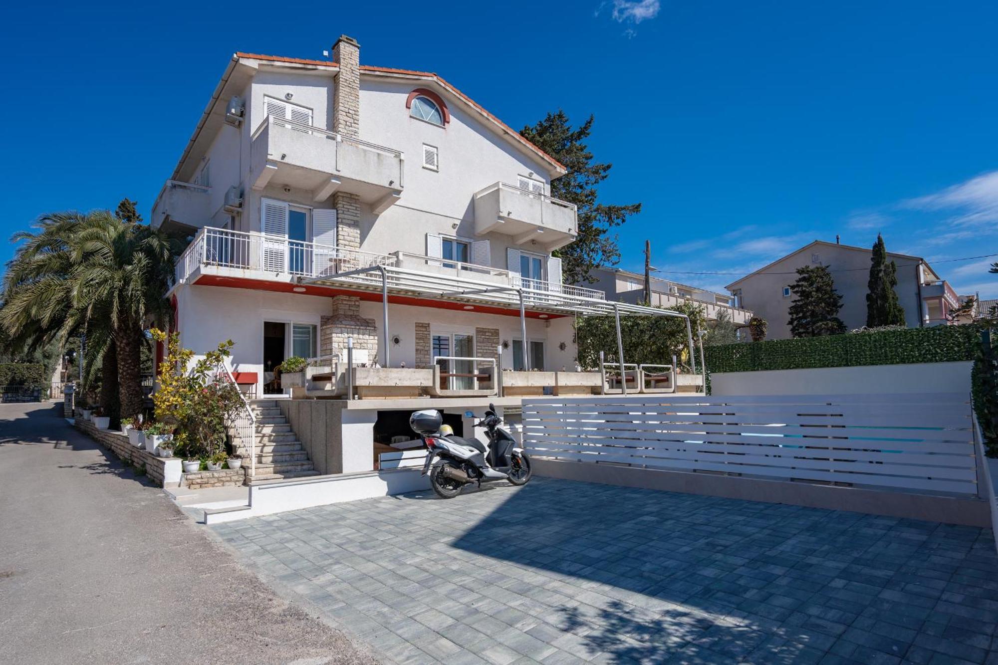 Pool Mansion Magnolia - Comfort Rooms Novalja Bagian luar foto