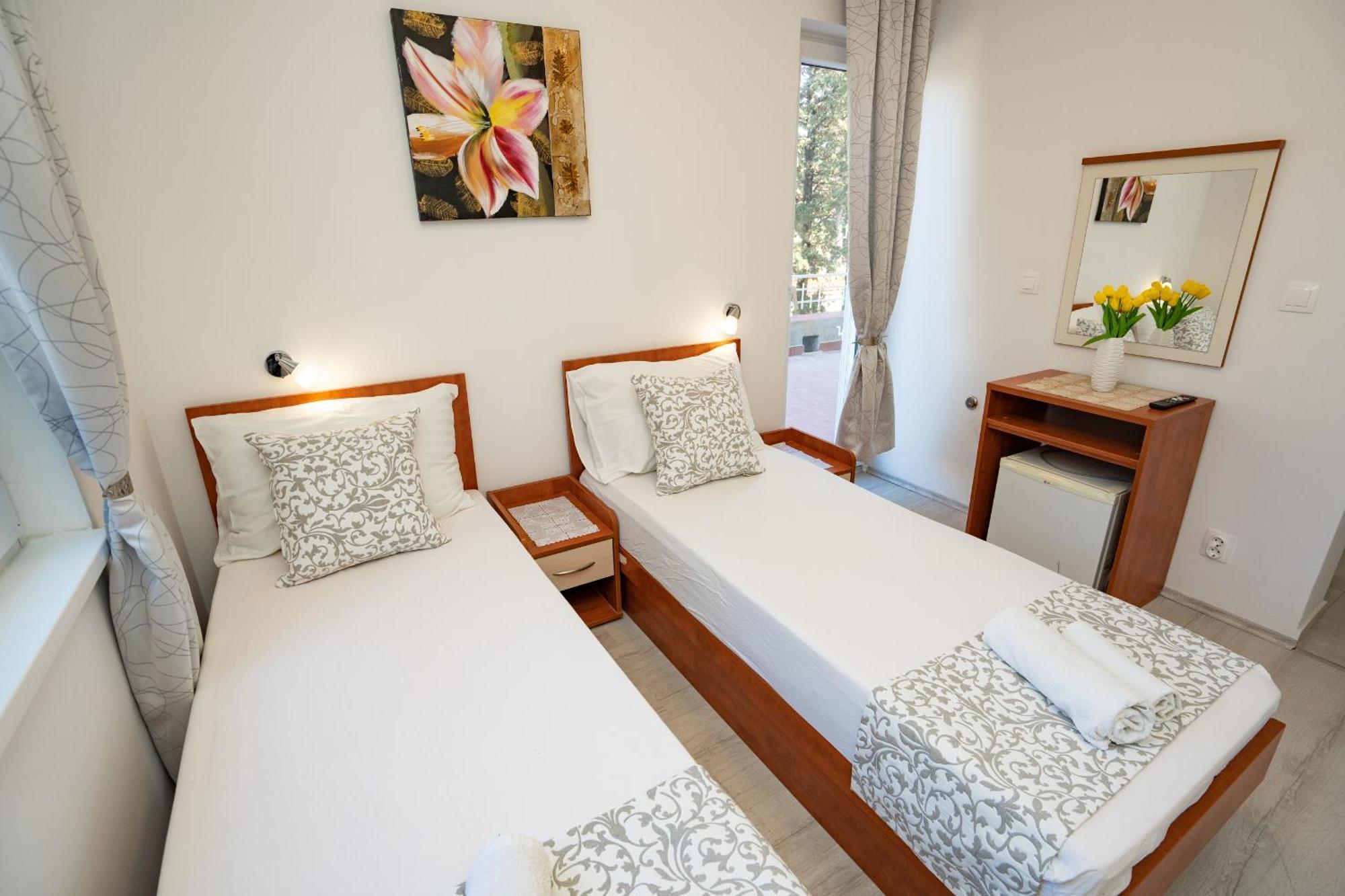 Pool Mansion Magnolia - Comfort Rooms Novalja Bagian luar foto
