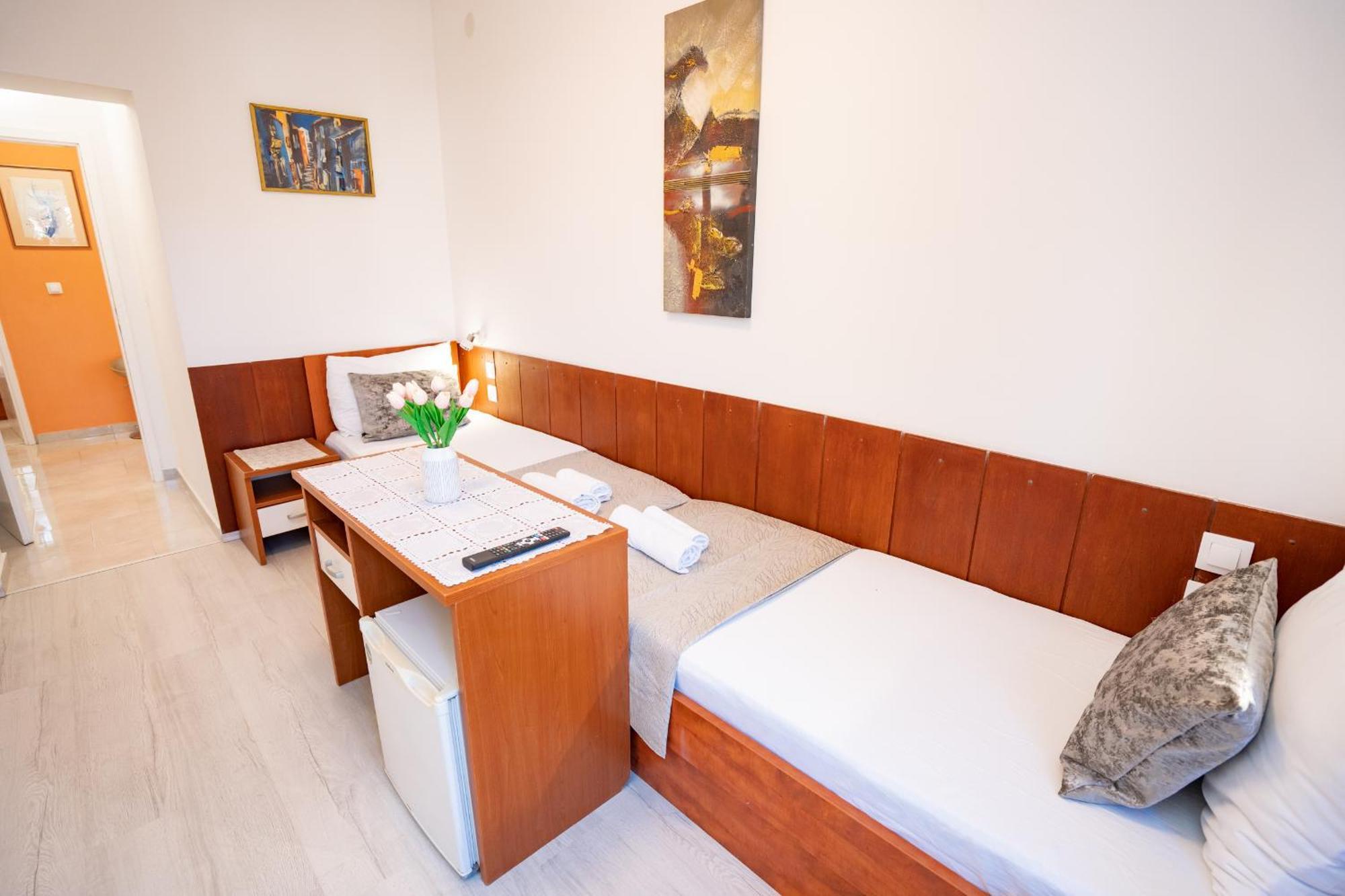 Pool Mansion Magnolia - Comfort Rooms Novalja Bagian luar foto